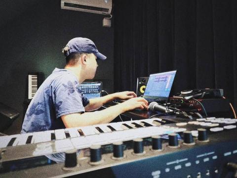 Dash's Recording Studio - Mobile Session Composition & Songwriting