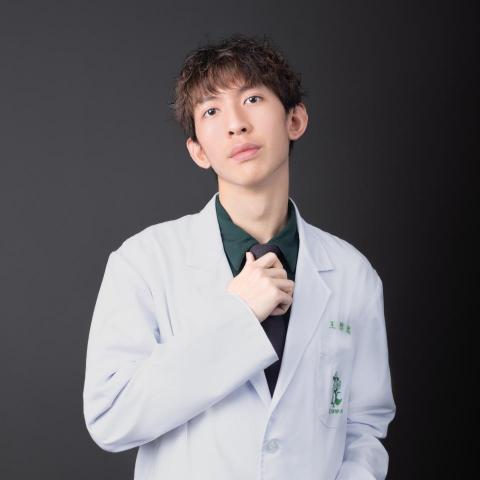 提供高中化學服務的專家王傑瑞