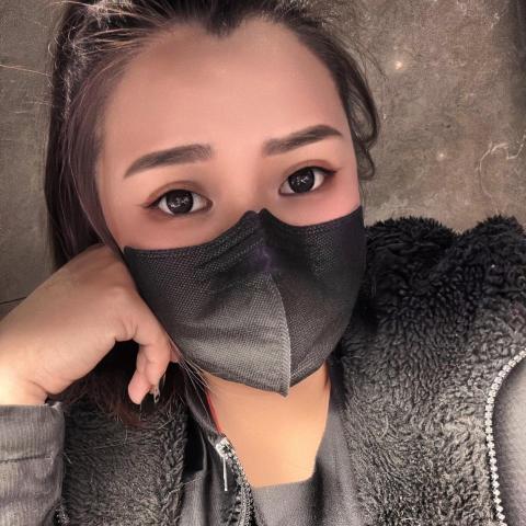 提供溫罐刮痧服務的專家馮佳綺