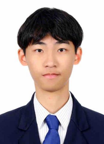 提供衝浪教學服務的專家廖冠綸