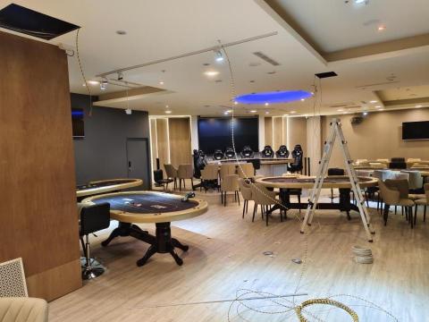 洪雋庭（光影城堡音響影像設計） - 