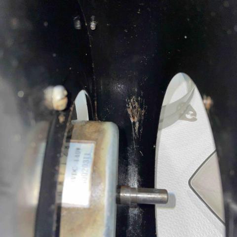 廣源電器清潔-冷氣機/洗衣機/排油煙機/熱水器清洗 - 集油槽內清洗後