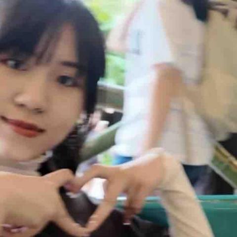 提供脫產服務的專家鍾懷萱