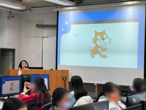 吳宇婕（國小程式設計） - 營隊照片之一