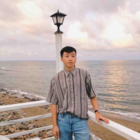 提供電子吉他服務的專家王張名訓