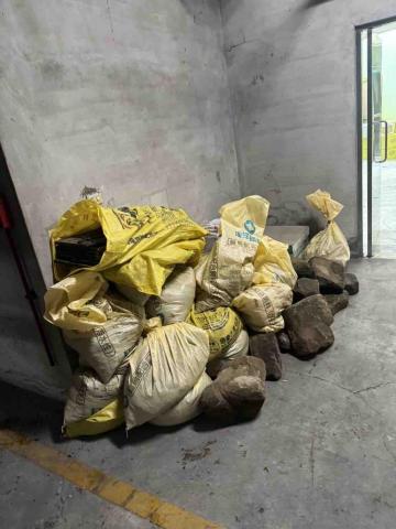 萬宇工程有限公司 - 清運前