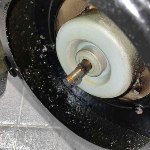 廣源電器清潔-冷氣機/洗衣機/排油煙機/熱水器清洗 - 多德仕集油槽清洗前