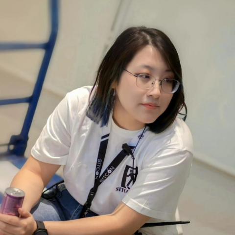 提供cnc程式碼服務的專家吳宇婕（國小程式設計）