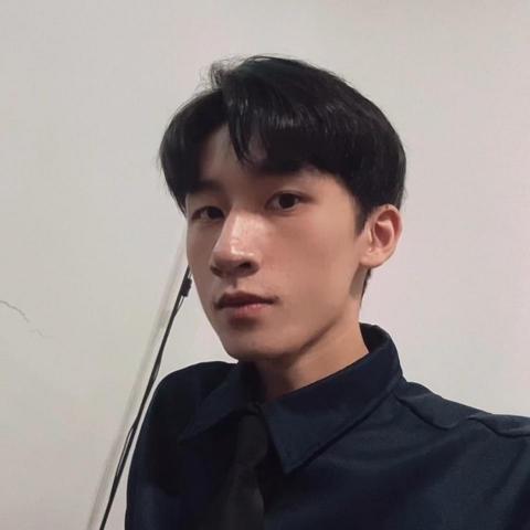 提供服飾店服務的專家游捷凱