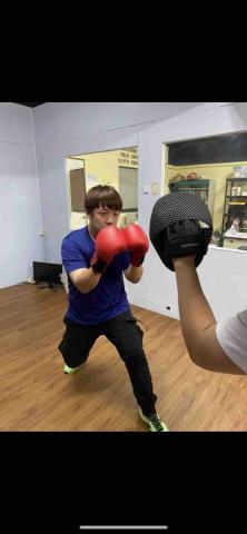 提供tommy包包男服務的專家靠主創作拳擊設計