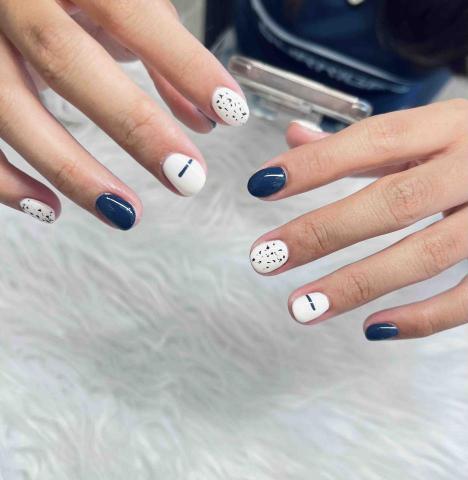 渺渺 - 美甲&mdash;手部簡約款式