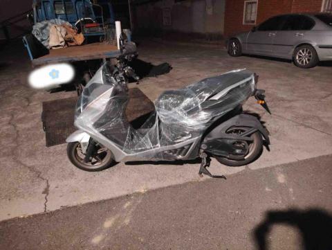 漾漾好 - 機車運送膠膜保護第一下上車還好棉被保護好 漾漾好 - 機車運送膠膜保護第一下上車還好棉被保護好