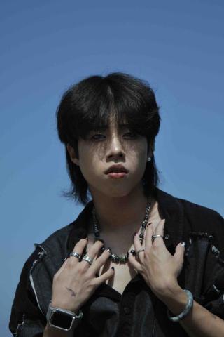 提供化妝師服務的專家劉維庭