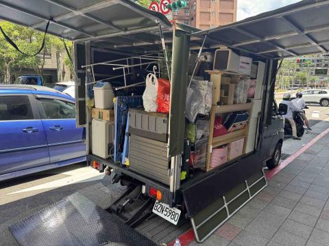 林政嘉個人小貨車貨運行 - 車廂上升40公分