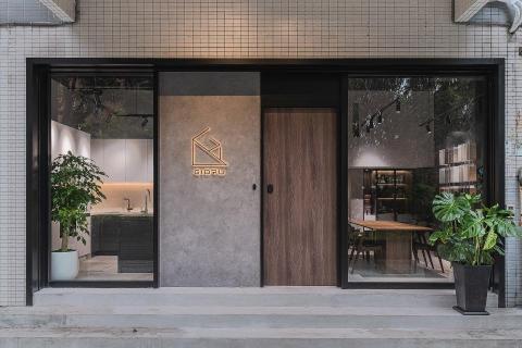 半於。空間設計 - 系統櫃門市-商業空間設計