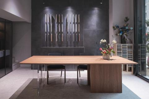 半於。空間設計 - 系統櫃門市-商業空間設計