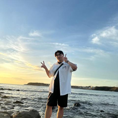 劉峻龍 劉峻龍