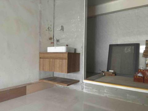 邱小姐 - 木作洗手台、踢腳板、浴室天花板