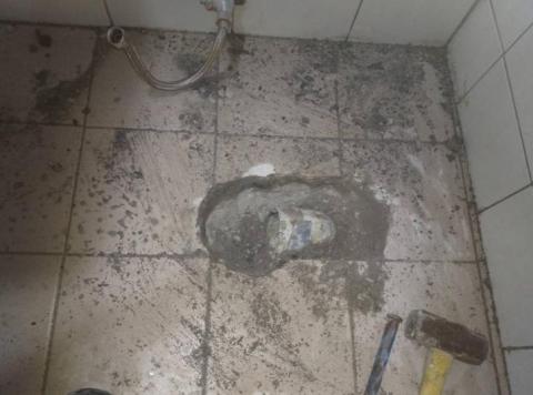 再生源水電商行 - 馬桶座修繕安裝