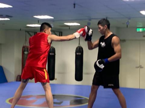 崔育豪 - 拳擊打靶訓練