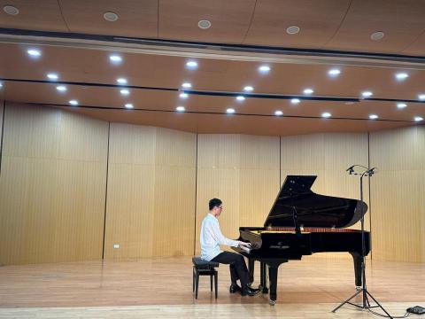 黃益德（琴益音樂培訓中心） - 