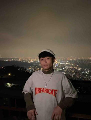 提供ptt足球服務的專家高廷諺