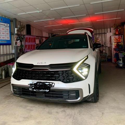 提供鍍膜服務的專家小呂