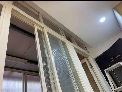 宸鋒油漆工程 - 舊式窗框烤漆完成圖