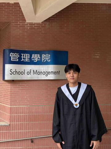 提供籃球網服務的專家周恩傑