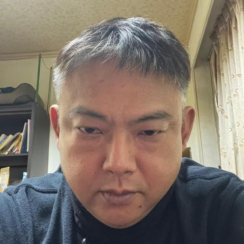 提供除草服務的專家Roger