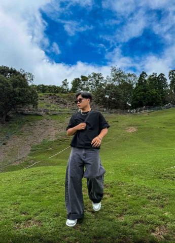 提供capcut教学服務的專家廖威荏