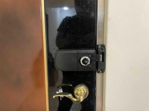 鎖固電子鎖專業代工 - 輔助鎖施工後