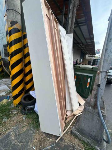 億鈔企業社 - 高雄裝潢廢木材清運前前