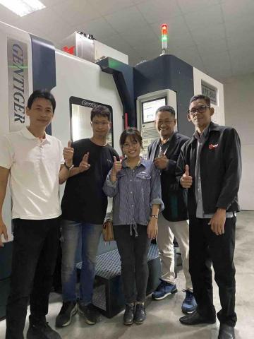 Carol 翻譯/隨行翻譯/同步口譯/逐步口譯🇬🇧🇱🇷🇦🇺 - 經貿農業合作發展