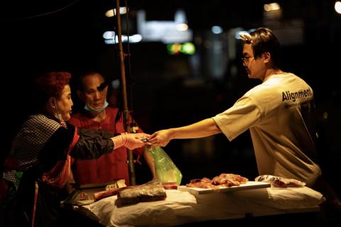 曾靖紜 - 市場交易的快門瞬間