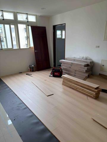 墨立設計 黃香甯 - Spc卡扣地板施工