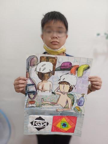 李珈褘 - 將花磚的元素加入到日常生活，完成這幅拼貼水彩畫~