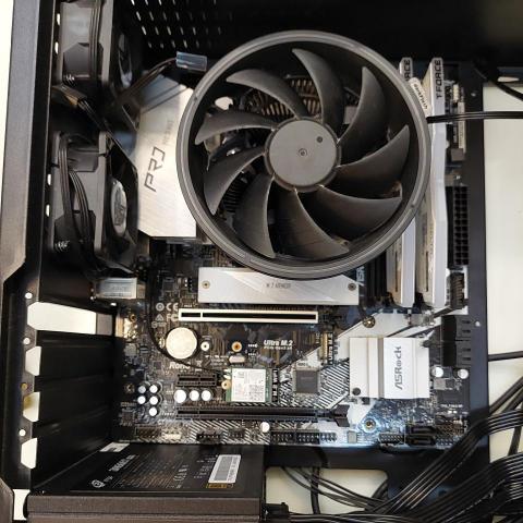 提供rog筆電服務的專家Timothy