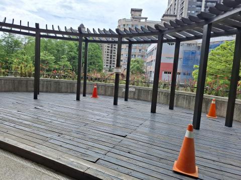 范宏澤 - 學校露台拆除工程！