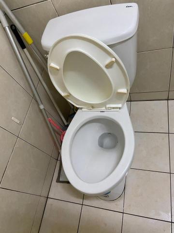 小宇清潔團隊 - 馬桶清潔後