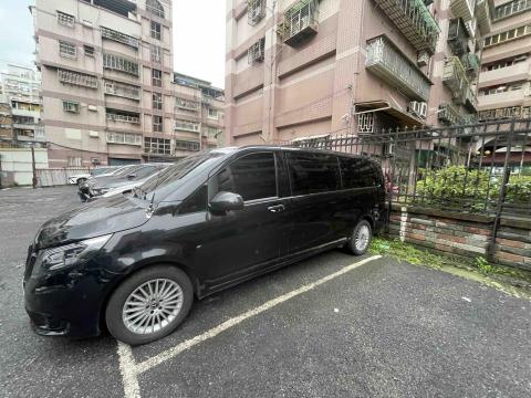 陳永崴 - 我的小黑&hellip;左側不能上車哦