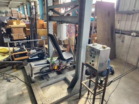 造物工坊 - 智慧型重量訓練機在工廠測試剛性