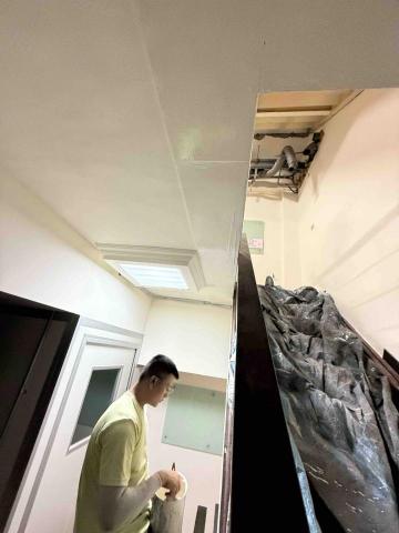 鑫鑽油漆工程行 - 樓梯間油性施作