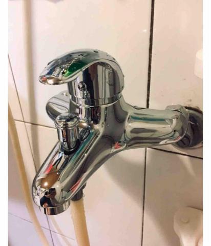 深夜水電工 - 淋浴龍頭更換