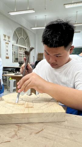 ch平面設計工作組 - 木工
