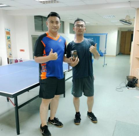 張敬彬 - 小明中學時期接觸桌球，培養了興趣，出社會來學習基本功，建立良好的運動項目