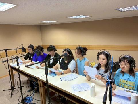 學習者 - 畢錄時同學剛好拍到我笑很開心