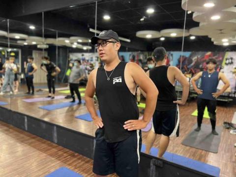 胡景淵（小鐵） - 