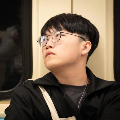 提供toeic題庫服務的專家鄭裴禎