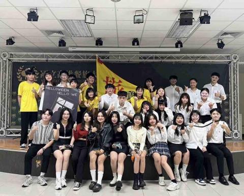 黃彥紜 -  黃彥紜 -